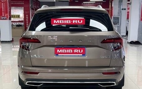 Skoda Karoq I, 2022 год, 2 100 000 рублей, 5 фотография