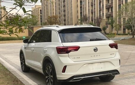Volkswagen T-Roc I, 2021 год, 1 500 000 рублей, 7 фотография