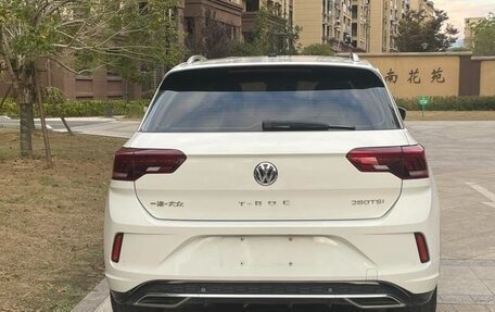 Volkswagen T-Roc I, 2021 год, 1 500 000 рублей, 6 фотография