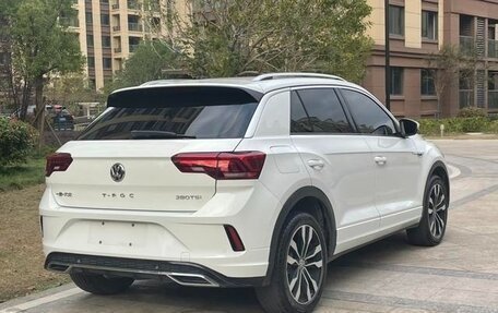 Volkswagen T-Roc I, 2021 год, 1 500 000 рублей, 5 фотография
