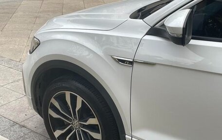 Volkswagen T-Roc I, 2021 год, 1 500 000 рублей, 9 фотография