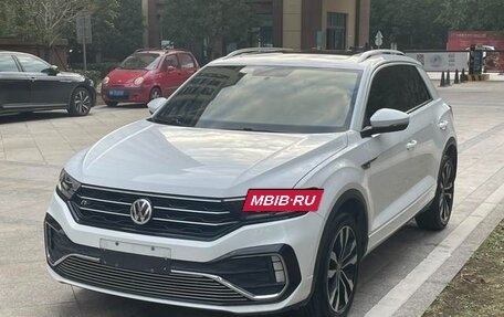 Volkswagen T-Roc I, 2021 год, 1 500 000 рублей, 3 фотография
