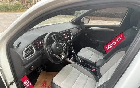 Volkswagen T-Roc I, 2021 год, 1 500 000 рублей, 13 фотография