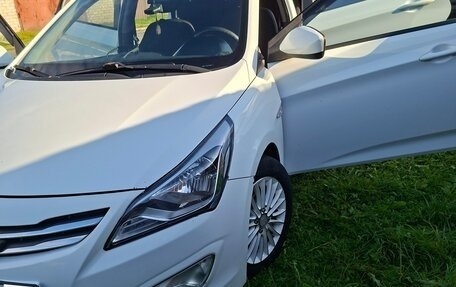 Hyundai Solaris II рестайлинг, 2016 год, 850 000 рублей, 3 фотография