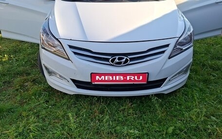 Hyundai Solaris II рестайлинг, 2016 год, 850 000 рублей, 1 фотография