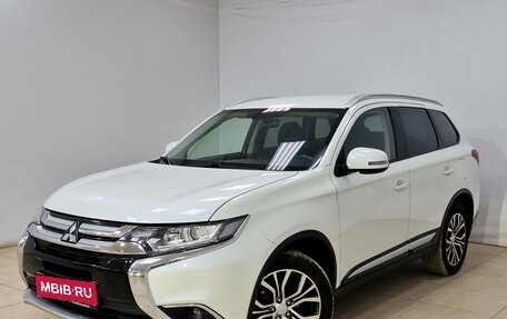 Mitsubishi Outlander III рестайлинг 3, 2017 год, 1 870 000 рублей, 1 фотография