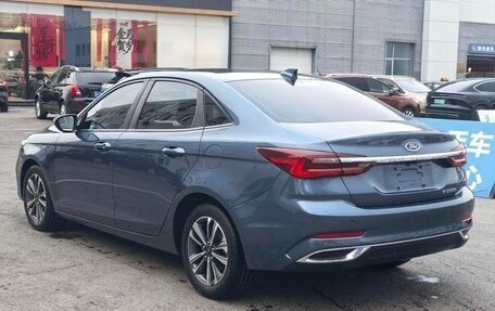 Ford Escort, 2023 год, 1 250 000 рублей, 4 фотография