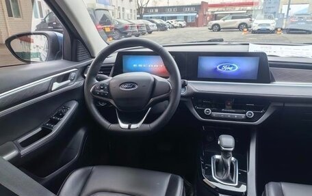 Ford Escort, 2023 год, 1 250 000 рублей, 6 фотография