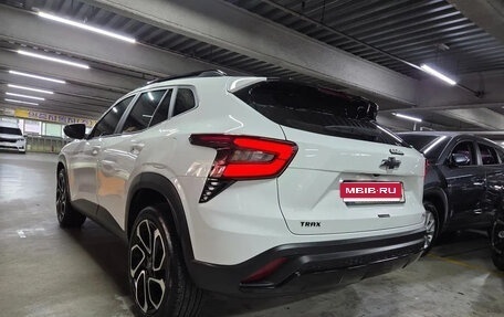 Chevrolet Trax, 2023 год, 1 770 000 рублей, 3 фотография