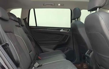 Volkswagen Tiguan II, 2023 год, 2 388 000 рублей, 11 фотография