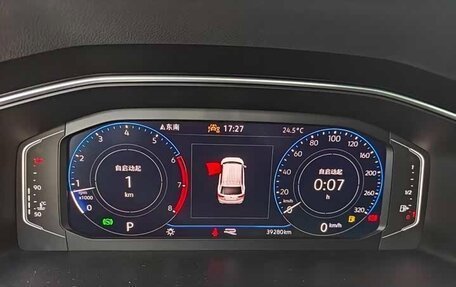 Volkswagen Tiguan II, 2023 год, 2 388 000 рублей, 14 фотография
