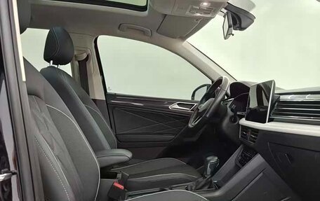 Volkswagen Tiguan II, 2023 год, 2 388 000 рублей, 9 фотография