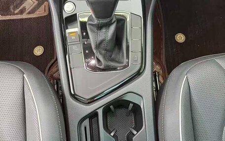 Volkswagen Tiguan II, 2023 год, 2 388 000 рублей, 13 фотография