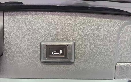 Volkswagen Tiguan II, 2023 год, 2 388 000 рублей, 19 фотография
