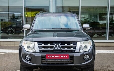 Mitsubishi Pajero IV, 2011 год, 2 325 000 рублей, 2 фотография