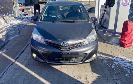 Toyota Vitz, 2011 год, 850 000 рублей, 4 фотография