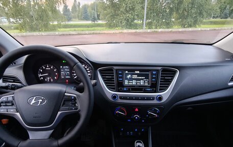 Hyundai Solaris II рестайлинг, 2018 год, 1 250 000 рублей, 14 фотография
