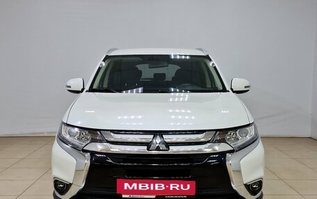 Mitsubishi Outlander III рестайлинг 3, 2017 год, 1 870 000 рублей, 2 фотография