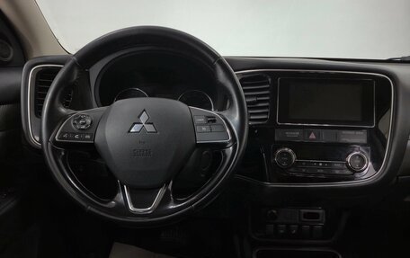 Mitsubishi Outlander III рестайлинг 3, 2017 год, 1 870 000 рублей, 11 фотография