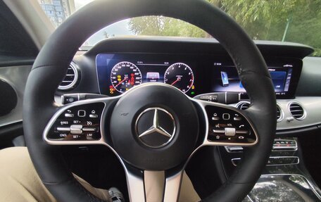 Mercedes-Benz E-Класс, 2018 год, 2 600 000 рублей, 15 фотография