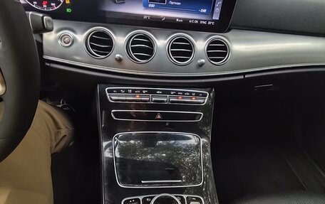 Mercedes-Benz E-Класс, 2018 год, 2 600 000 рублей, 14 фотография