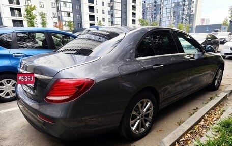 Mercedes-Benz E-Класс, 2018 год, 2 600 000 рублей, 5 фотография