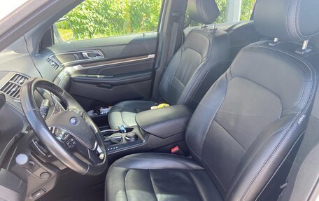 Ford Explorer VI, 2016 год, 2 300 000 рублей, 13 фотография