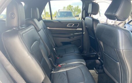 Ford Explorer VI, 2016 год, 2 300 000 рублей, 16 фотография