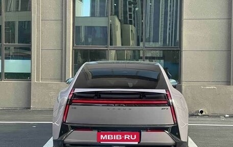 Xpeng P7, 2025 год, 5 000 000 рублей, 8 фотография