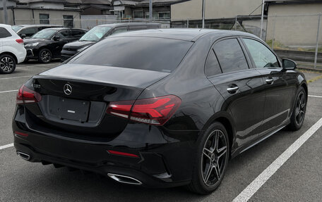 Mercedes-Benz A-Класс, 2019 год, 1 960 000 рублей, 3 фотография