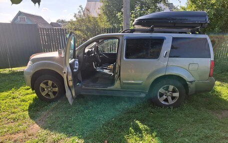 Nissan Pathfinder, 2011 год, 800 000 рублей, 3 фотография