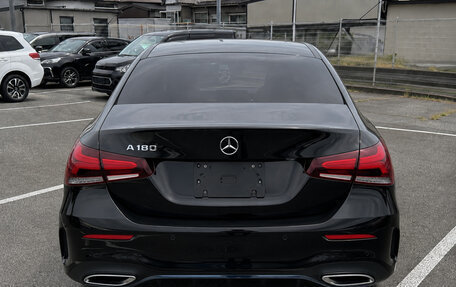 Mercedes-Benz A-Класс, 2019 год, 1 960 000 рублей, 4 фотография