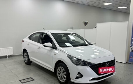Hyundai Solaris II рестайлинг, 2021 год, 1 650 000 рублей, 3 фотография