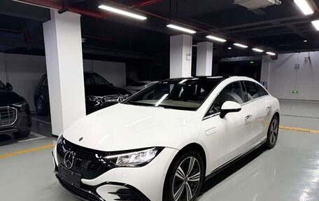 Mercedes-Benz EQE, 2025 год, 6 360 000 рублей, 1 фотография