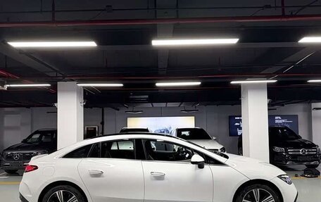 Mercedes-Benz EQE, 2025 год, 6 360 000 рублей, 16 фотография