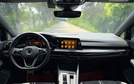 Volkswagen Golf VIII, 2022 год, 1 600 000 рублей, 8 фотография