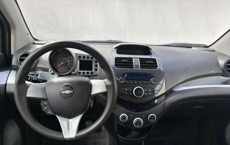 Chevrolet Spark III, 2010 год, 500 000 рублей, 9 фотография