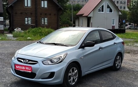 Hyundai Solaris II рестайлинг, 2012 год, 720 000 рублей, 1 фотография