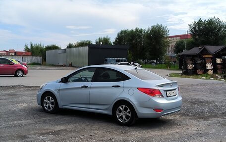 Hyundai Solaris II рестайлинг, 2012 год, 720 000 рублей, 3 фотография