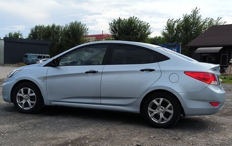 Hyundai Solaris II рестайлинг, 2012 год, 720 000 рублей, 2 фотография