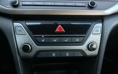 Hyundai Elantra VI рестайлинг, 2018 год, 1 570 000 рублей, 10 фотография