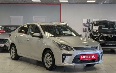 KIA Rio IV, 2017 год, 999 900 рублей, 2 фотография