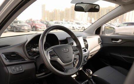 Hyundai Solaris II рестайлинг, 2021 год, 1 650 000 рублей, 5 фотография