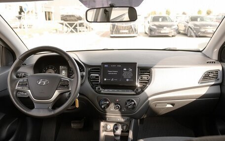 Hyundai Solaris II рестайлинг, 2021 год, 1 650 000 рублей, 7 фотография