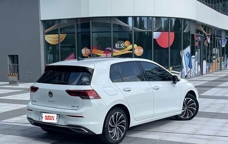 Volkswagen Golf VIII, 2023 год, 1 840 000 рублей, 3 фотография