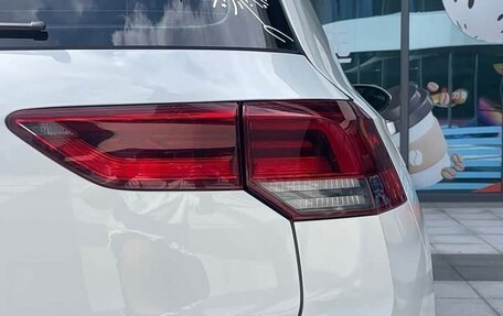 Volkswagen Golf VIII, 2023 год, 1 840 000 рублей, 10 фотография