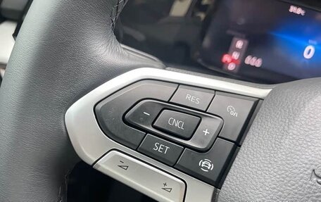 Volkswagen Golf VIII, 2023 год, 1 840 000 рублей, 16 фотография