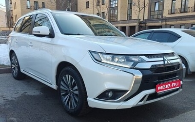 Mitsubishi Outlander III рестайлинг 3, 2022 год, 2 190 000 рублей, 1 фотография
