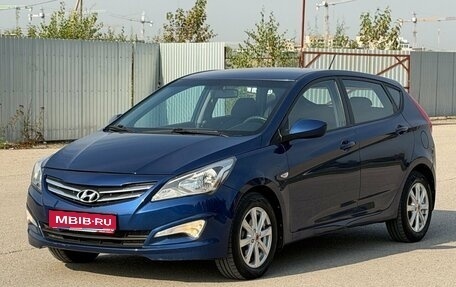 Hyundai Solaris II рестайлинг, 2015 год, 1 045 000 рублей, 1 фотография