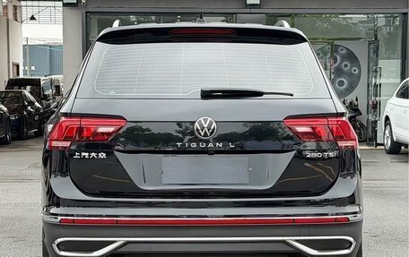 Volkswagen Tiguan II, 2022 год, 1 960 000 рублей, 4 фотография